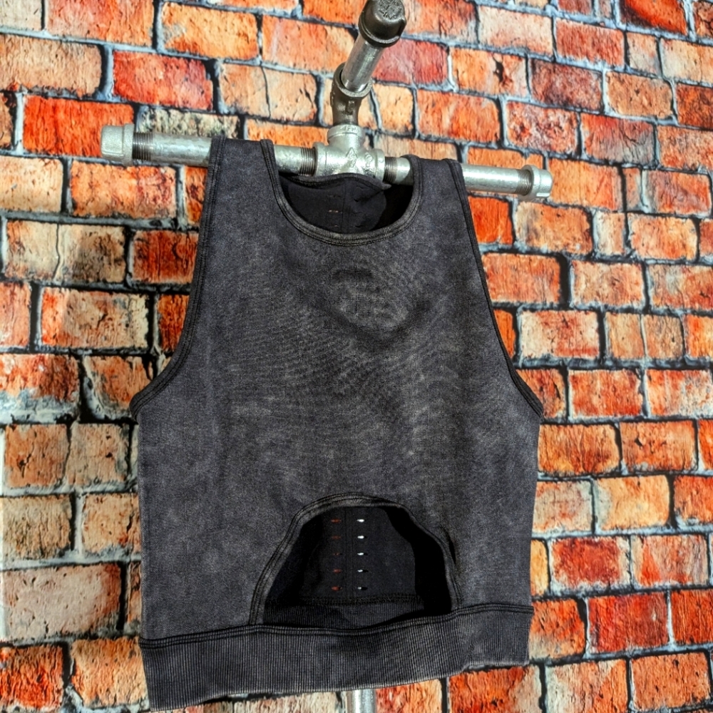 ◾Aura Athletica Long-Line Sports Top